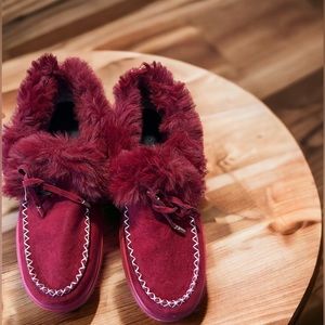 Yasirun Red Faux Fur Moccasins
